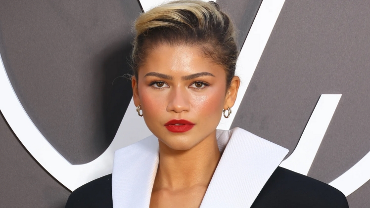 Zendaya: Latest Instagram Photos & Videos, Age, Family, Net Worth, and Height Revealed