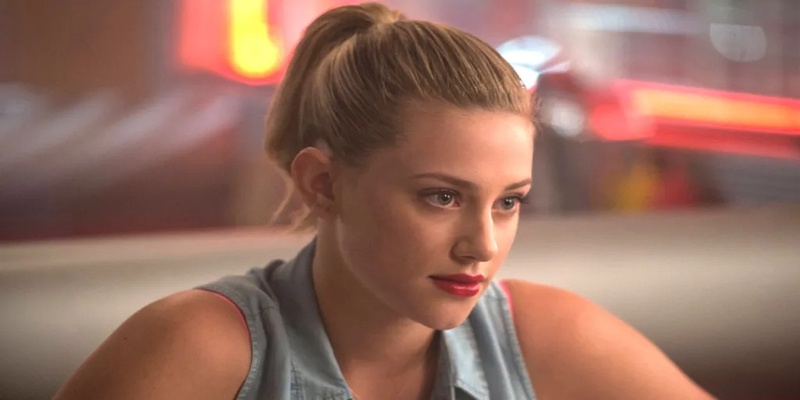 Lili Reinhart
